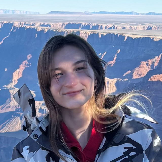 picture of Brinkley in front of grand canyon